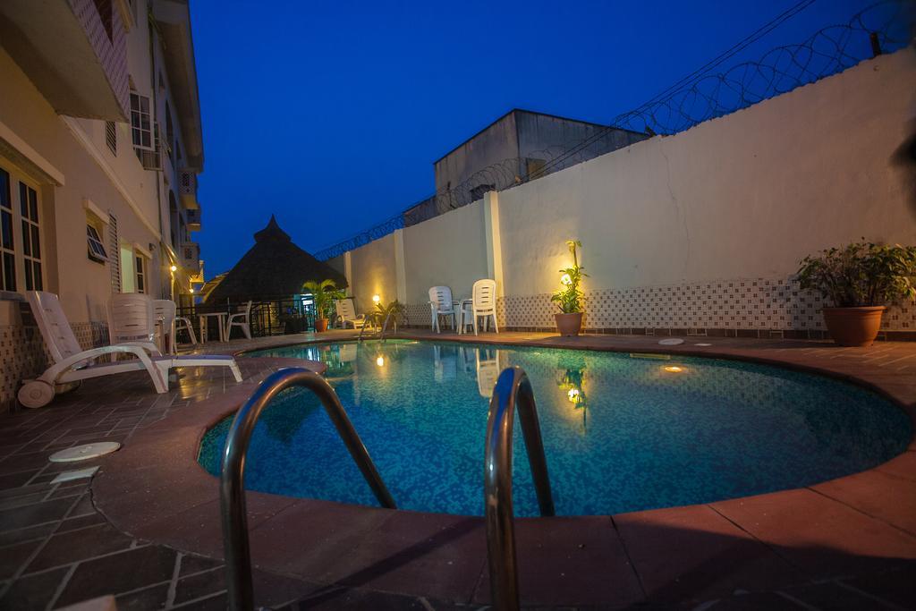 Apartment Royale Hotel & Suite Лагос Экстерьер фото