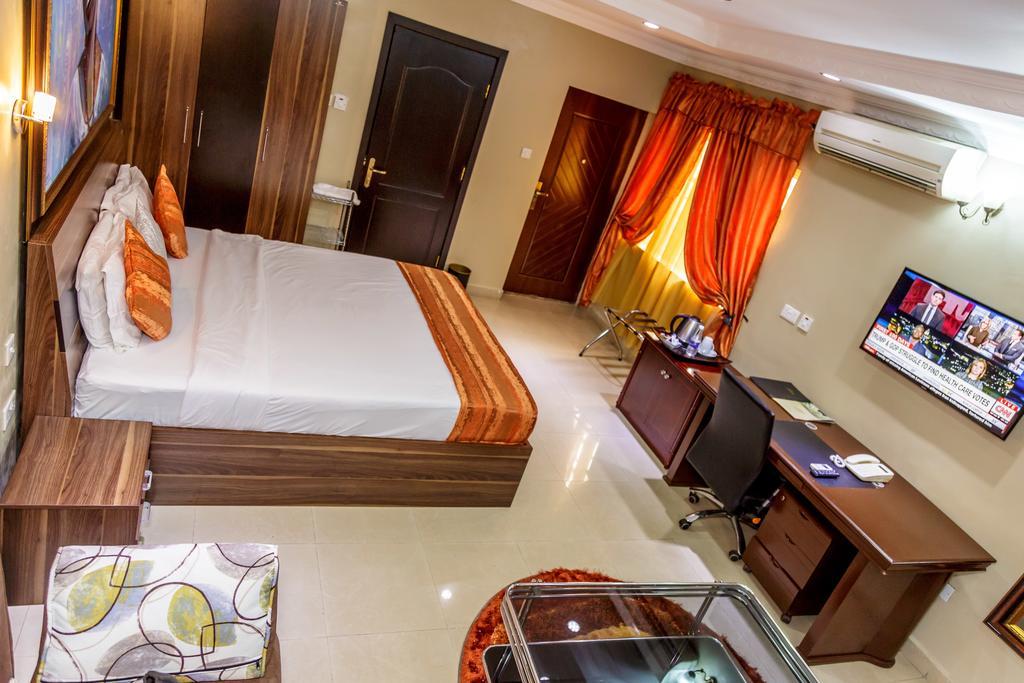 Apartment Royale Hotel & Suite Лагос Экстерьер фото