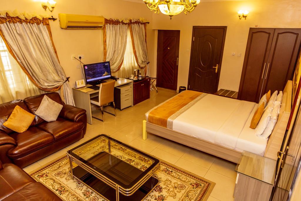 Apartment Royale Hotel & Suite Лагос Экстерьер фото